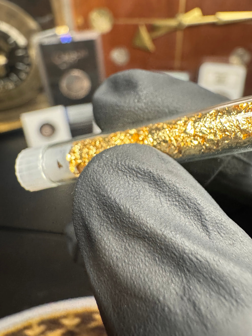 Gold leaf flakes 3ml glass vial